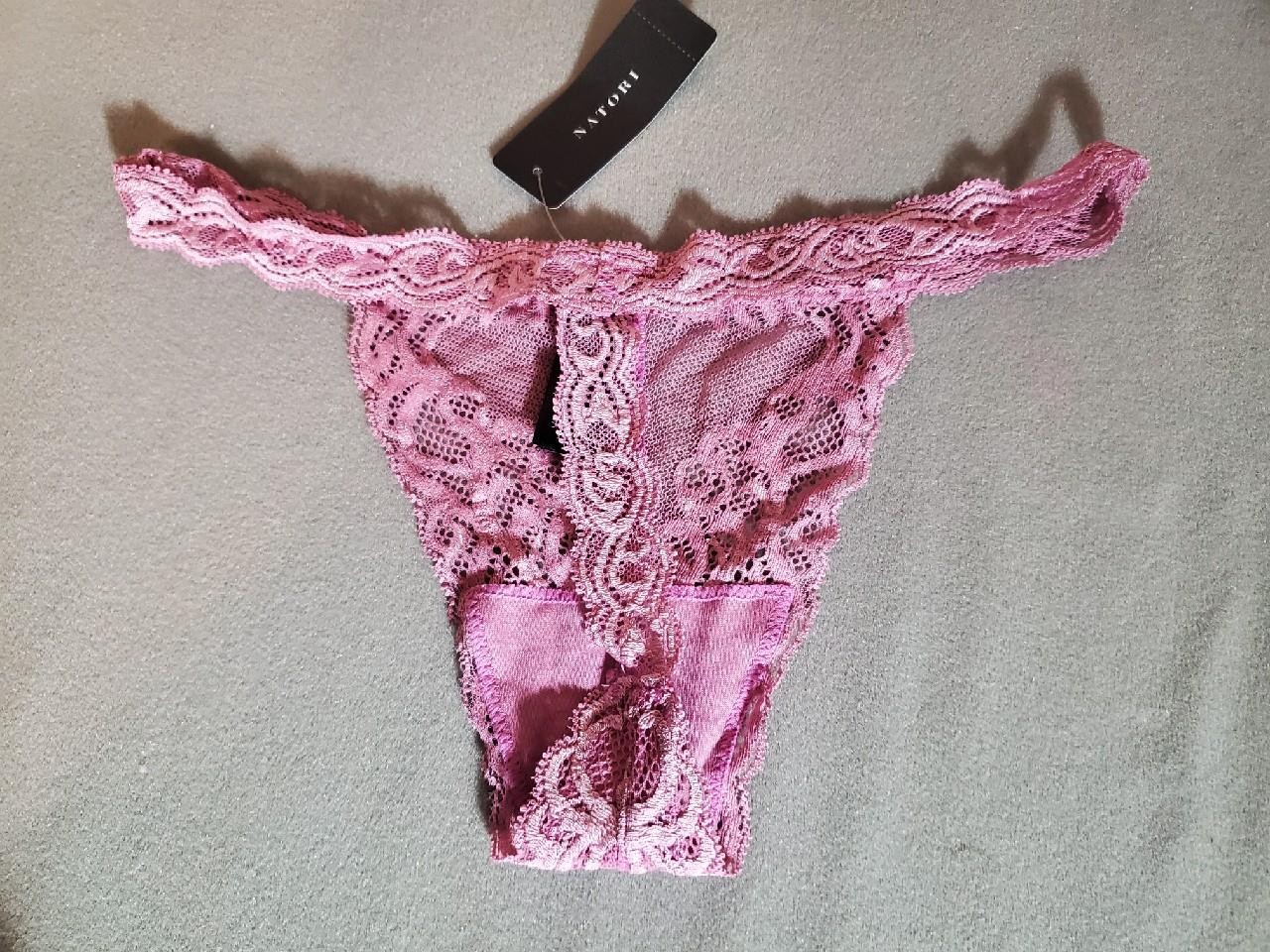 NWT NATORI FEATHERS THONG PANTIES 750023 LILY PINK L