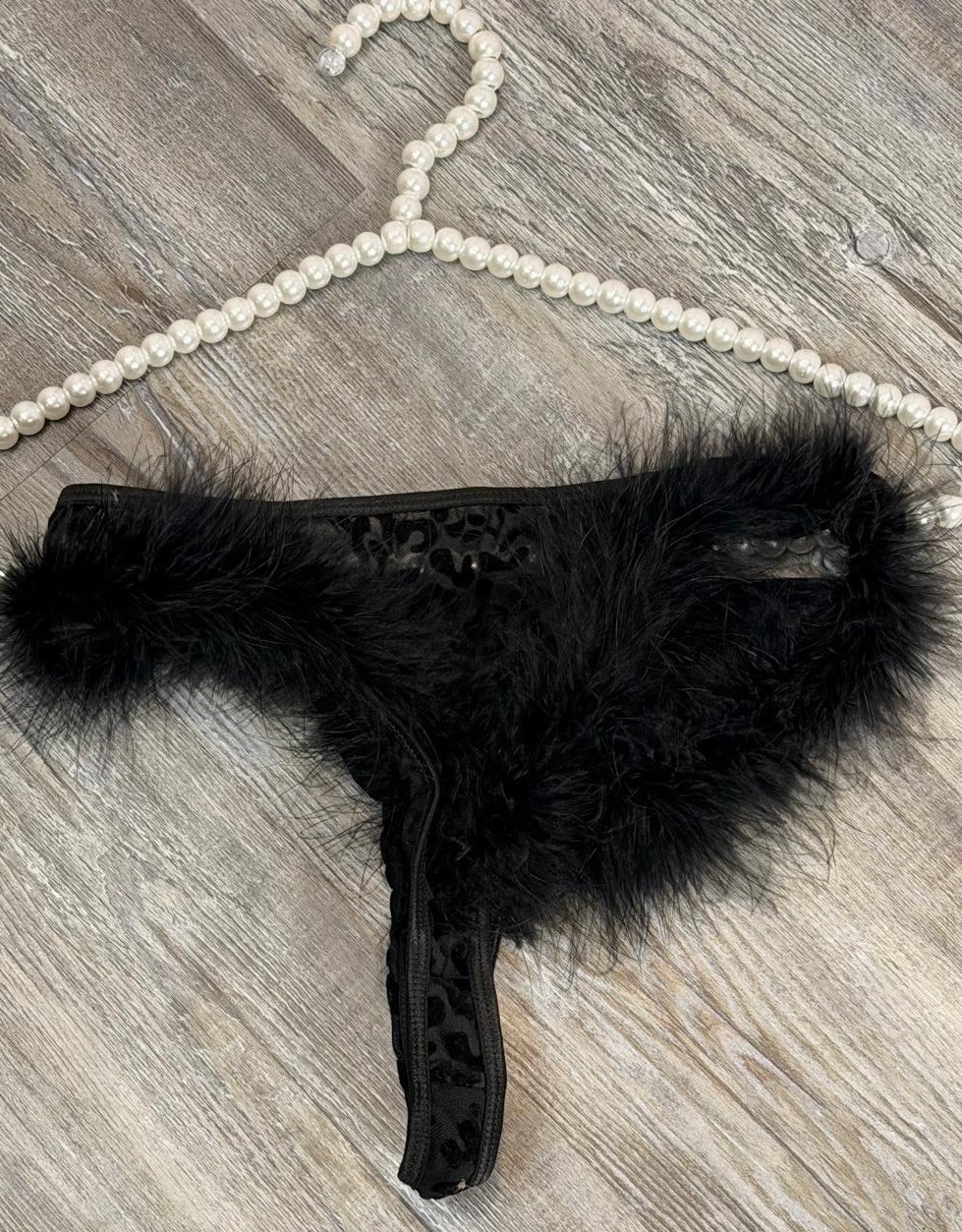 NWOT Women’s Black Meshed Leopard Print Feather Trimmed Stretchy Thong Panties M