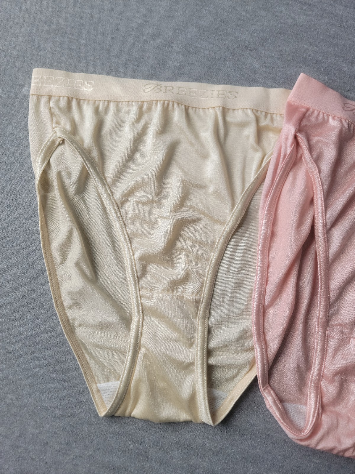 Breezies Signature Second Skin Satin Stretch Hi-Cut Brief Panties VTG NEW 6