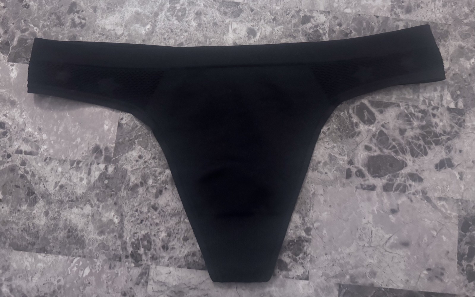 NWOT VICTORIA’S SECRET LARGE BLACK STAR NETTED NET SEAMLESS RARE THONG PANTIES