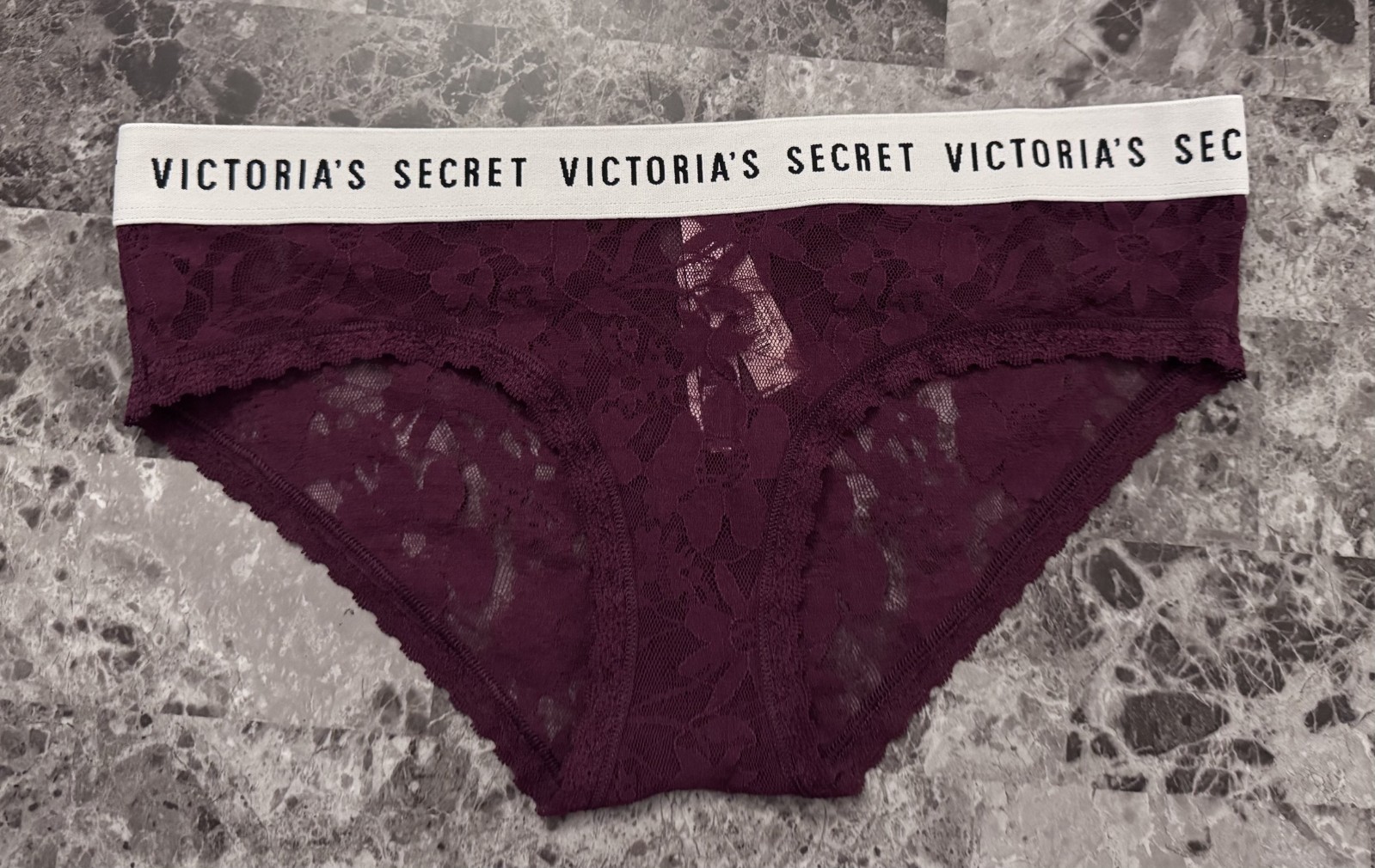 VICTORIA’S SECRET M MAROON FLORAL LACE THICK LOGO BAND RARE HIPHUGGER PANTIES