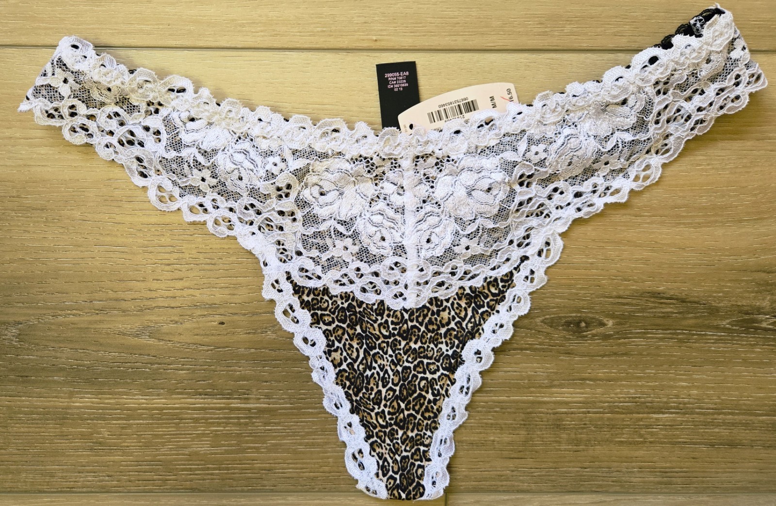 NWT Vintage Victoria’s Secret Animal Silky Smooth Lace Trim Thong Panties M