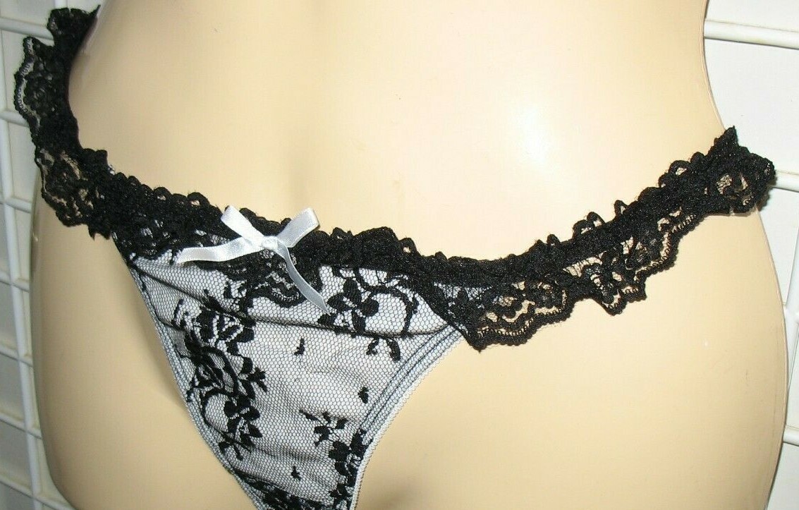 THE BEST FITTING PANTY / SMART & SEXY – 8 – NEW – WHITE & BLACK LACE THONG